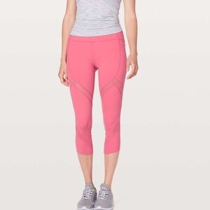 Lululemon On Pace Crop *21" in Glossy Pink